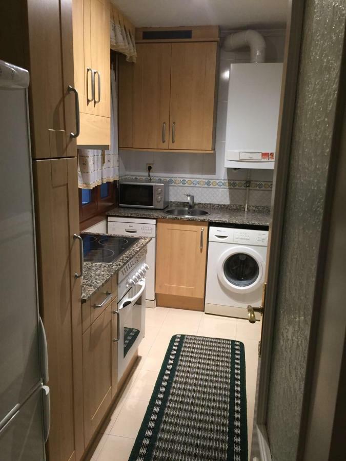 Living Gijon & Parking Apartment Bagian luar foto