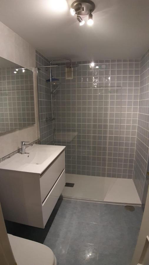 Living Gijon & Parking Apartment Bagian luar foto